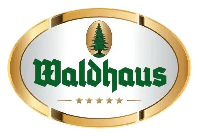 Logo von Waldhaus mit einem grünen Baum und goldenen Akzenten.